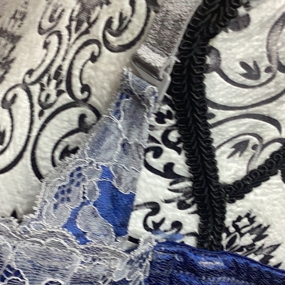 Torrid Curve Blue Gray Lace Adjustable Strap Bra 42 D Item 11845895 - Picture 4 of 7